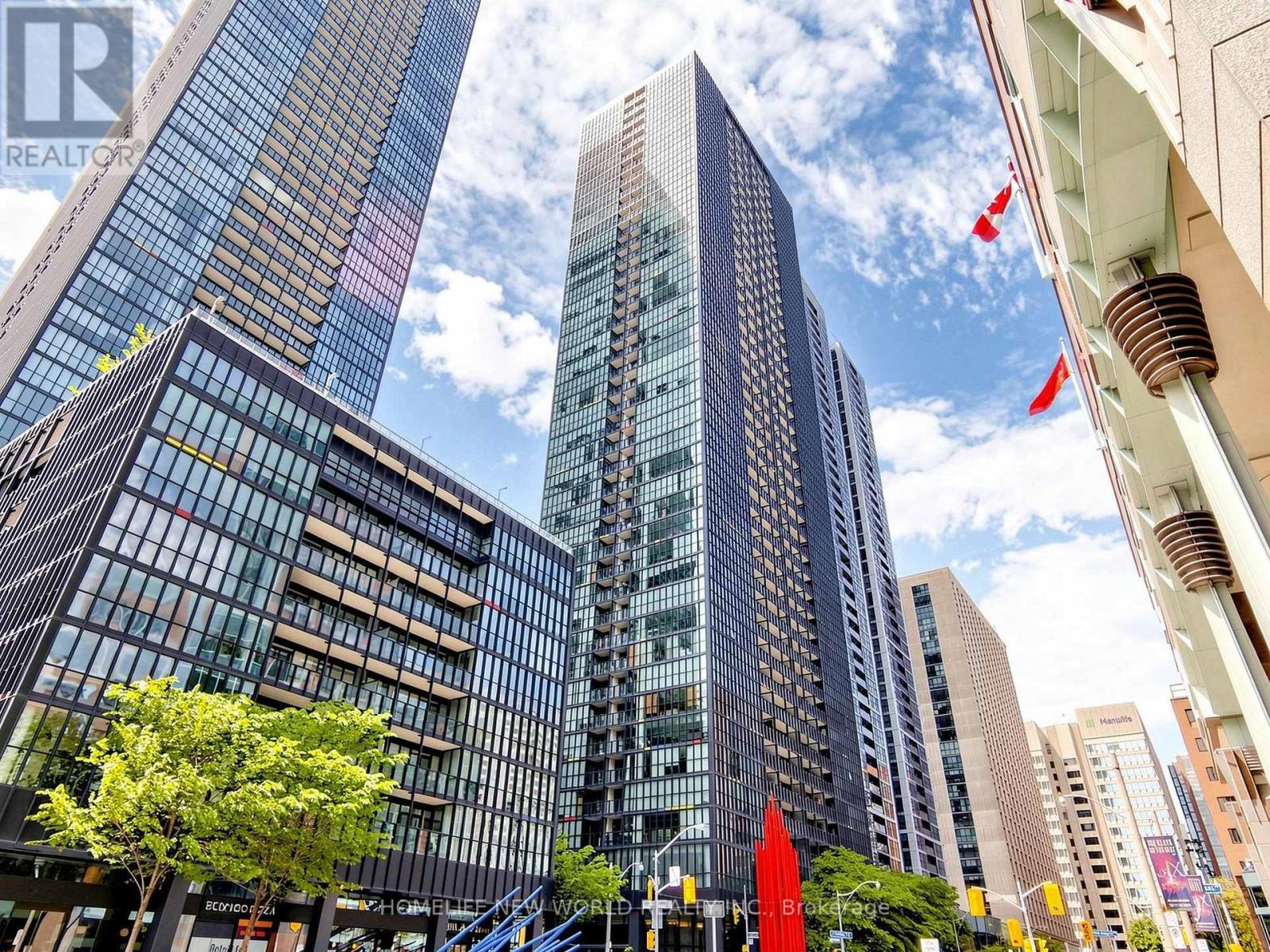 1406 - 110 Charles Street E, Toronto, ON - Outdoor With Facade