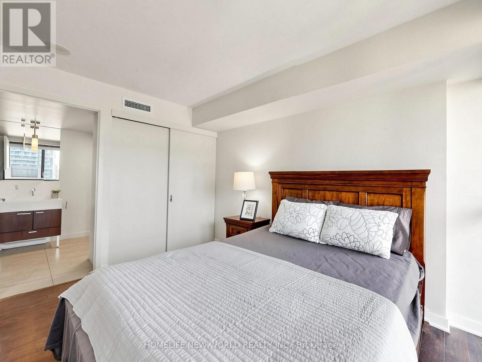 1406 - 110 Charles Street E, Toronto, ON - Indoor Photo Showing Bedroom