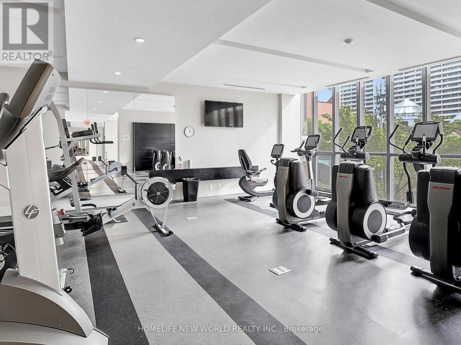 1406 - 110 Charles Street E, Toronto, ON - Indoor Photo Showing Gym Room