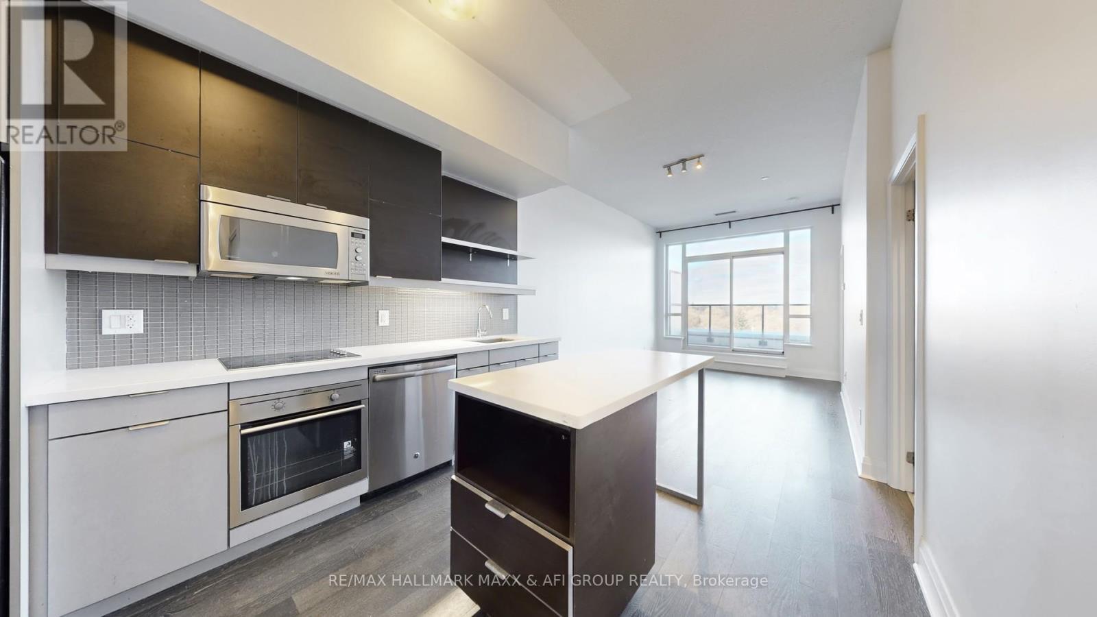 617 - 399 Spring Garden Avenue, Toronto, ON - Indoor Photo Showing Kitchen