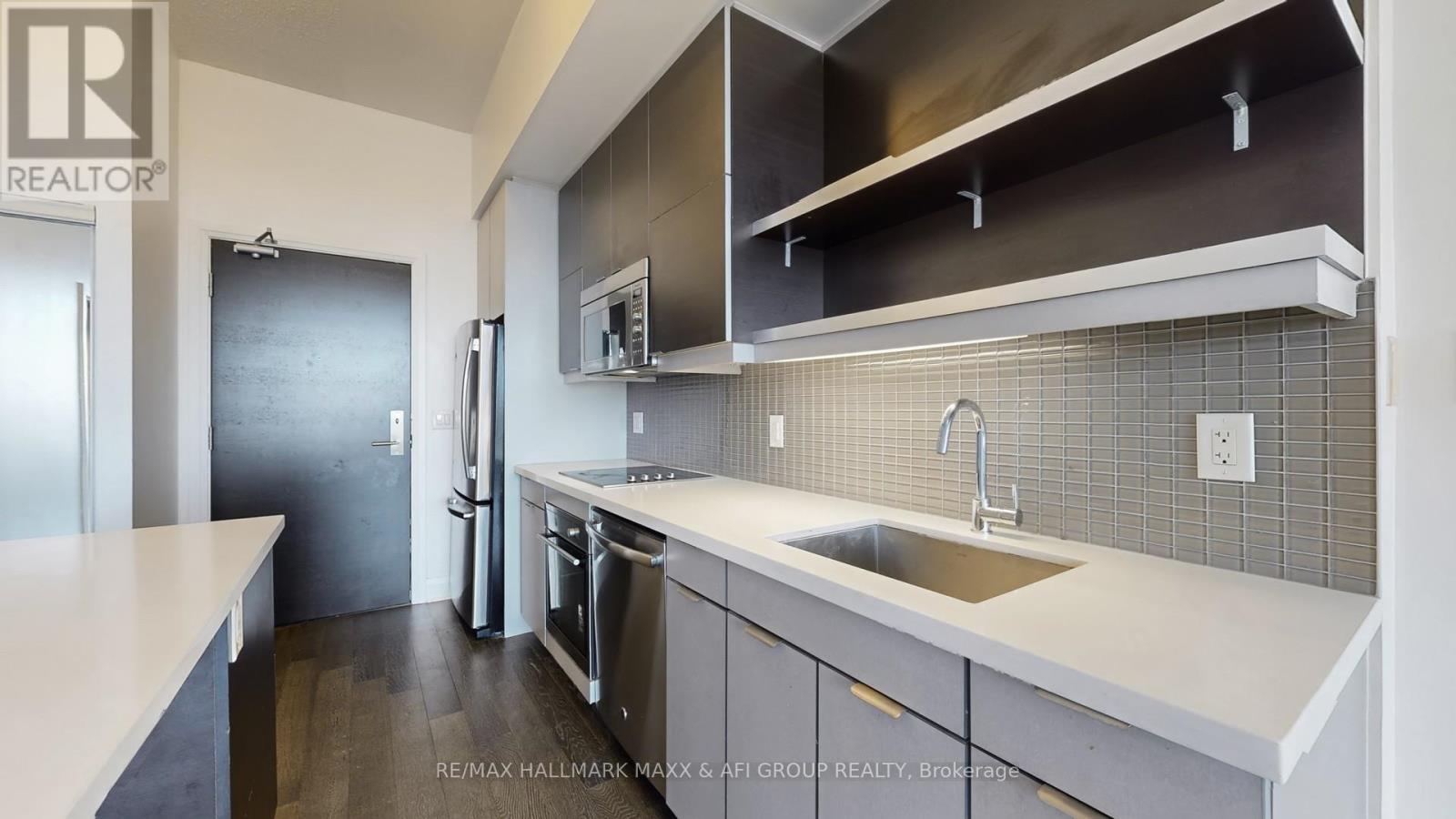 617 - 399 Spring Garden Avenue, Toronto, ON - Indoor Photo Showing Kitchen With Upgraded Kitchen