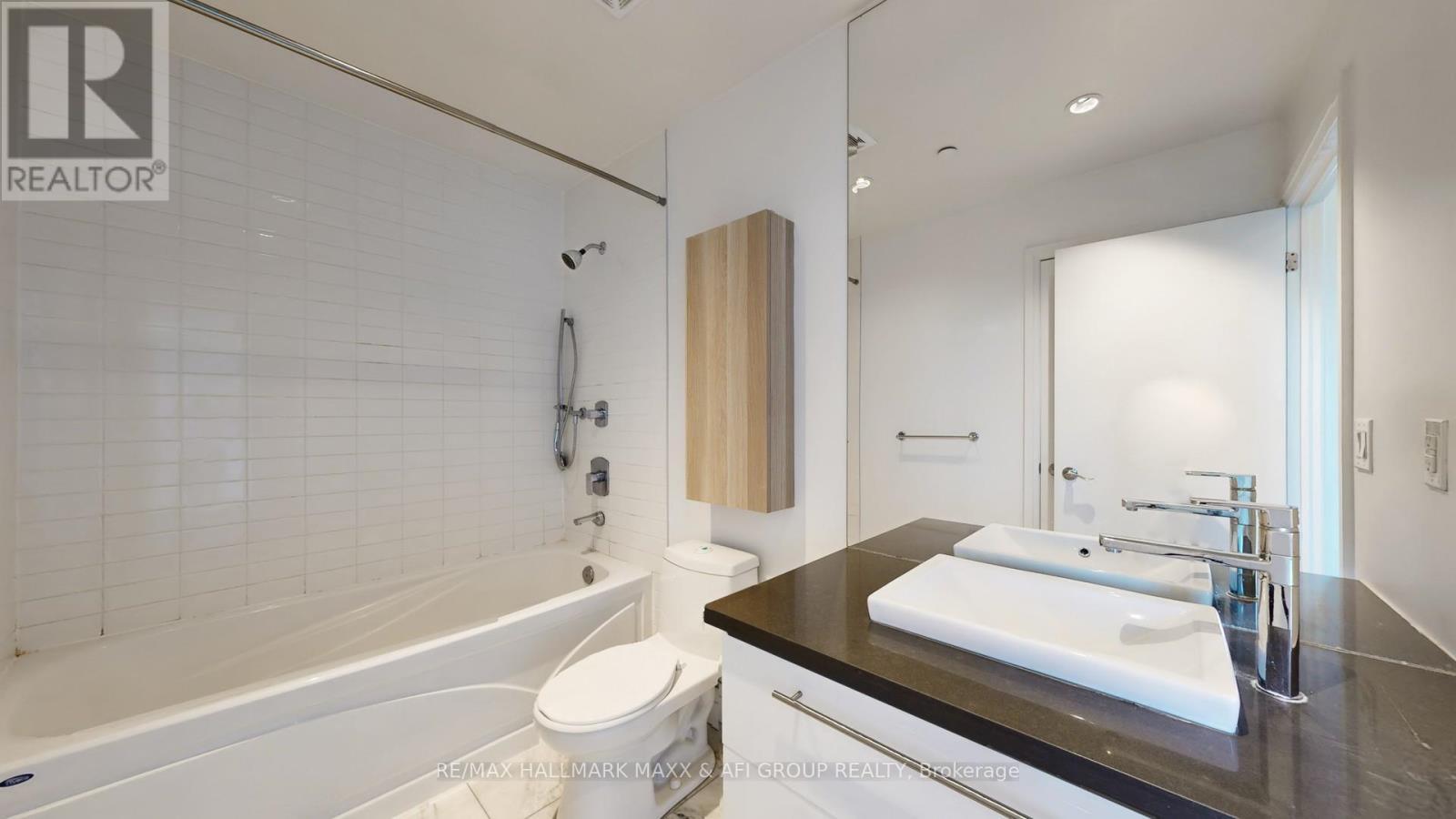 617 - 399 Spring Garden Avenue, Toronto, ON - Indoor Photo Showing Bathroom