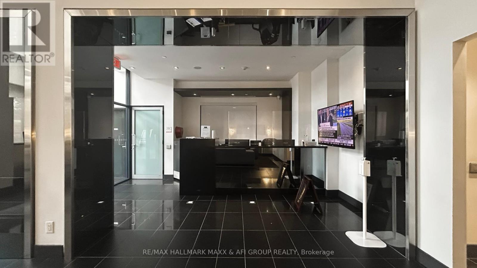 617 - 399 Spring Garden Avenue, Toronto, ON - Indoor Photo Showing Other Room