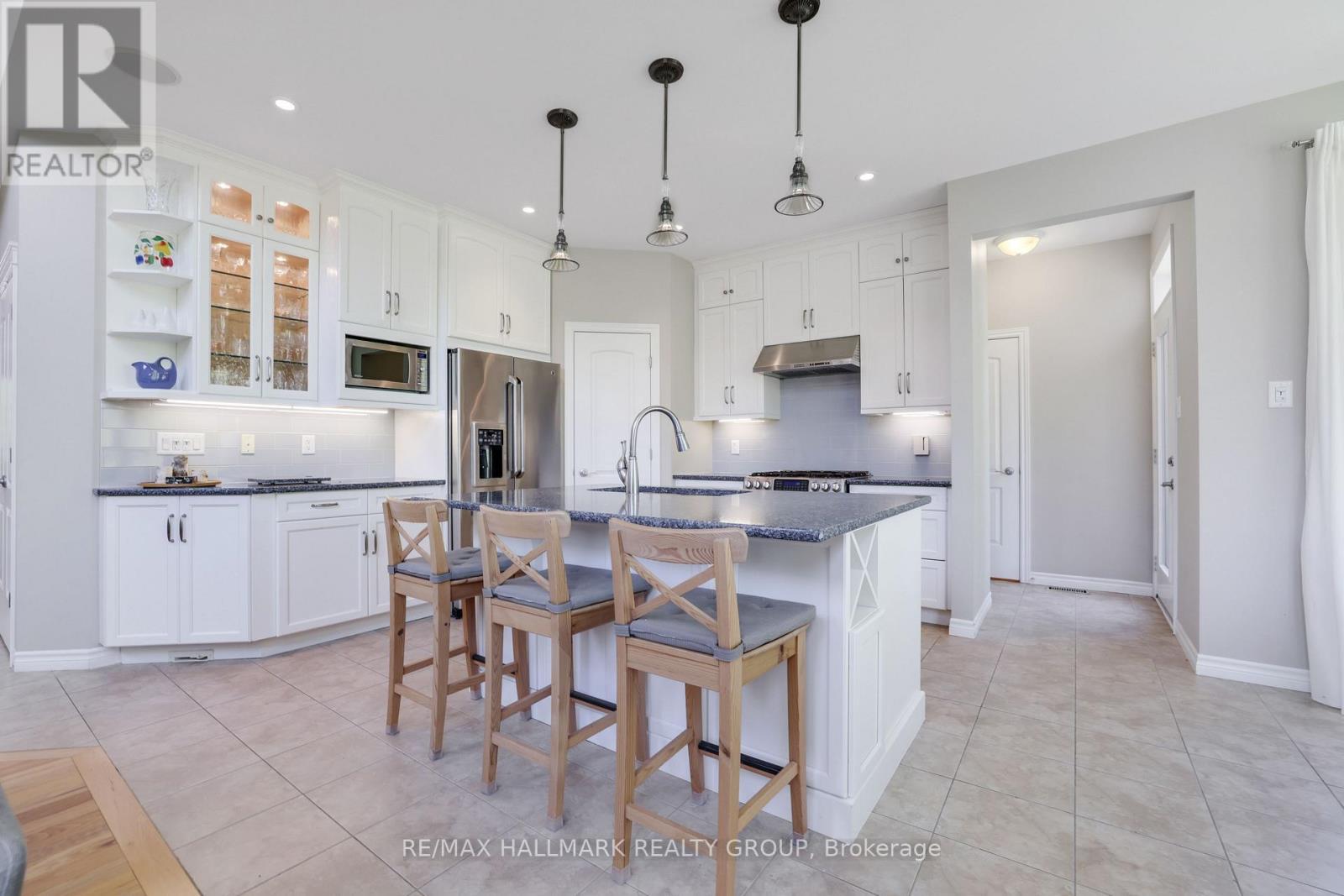 90 Stonewater Bay, Carleton Place, ON - Indoor Photo Showing Kitchen With Upgraded Kitchen