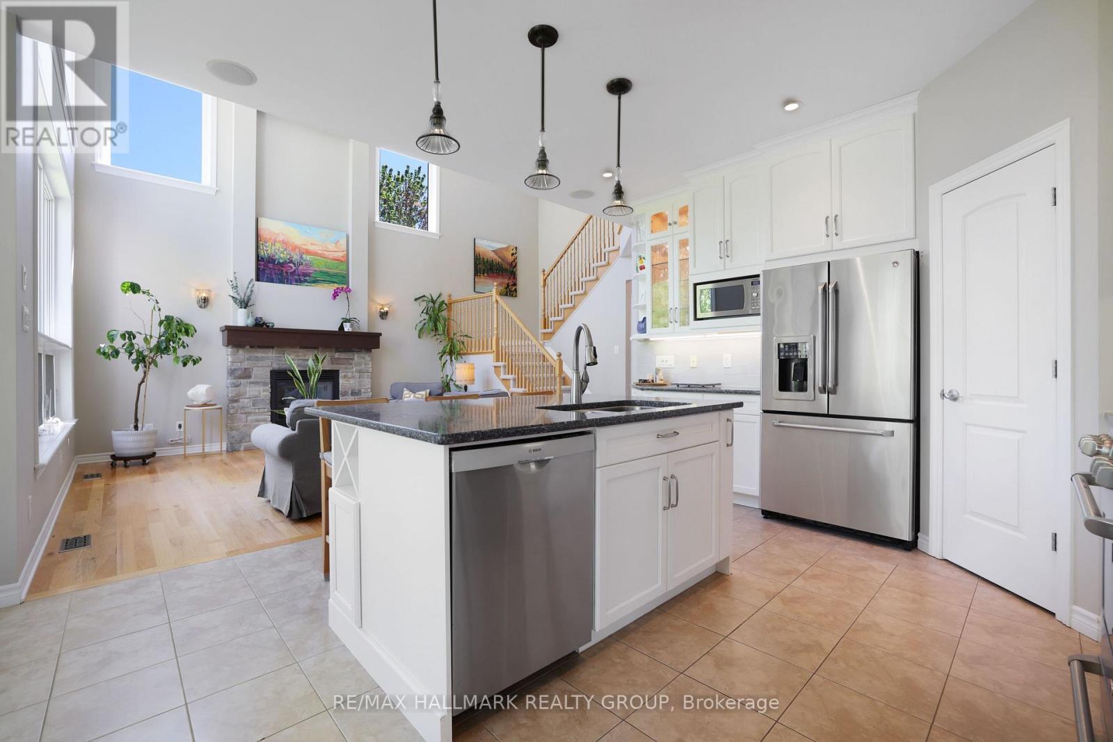 90 Stonewater Bay, Carleton Place, ON - Indoor Photo Showing Kitchen With Upgraded Kitchen