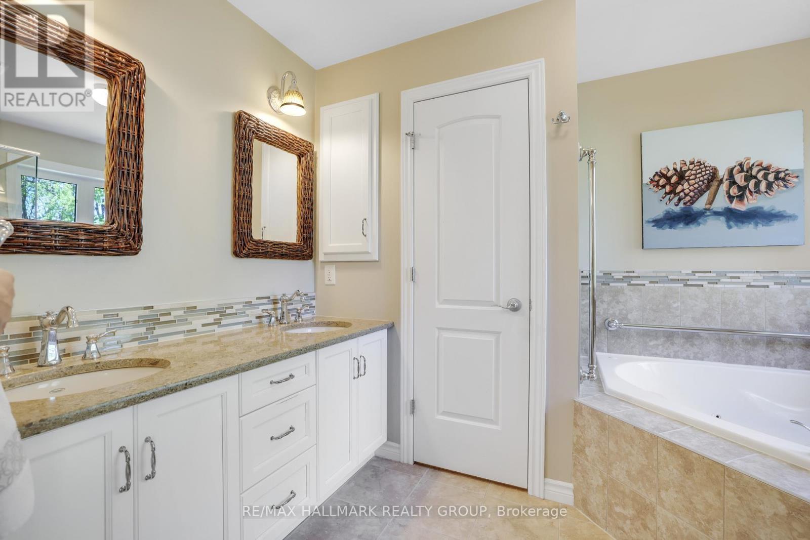 90 Stonewater Bay, Carleton Place, ON - Indoor Photo Showing Bathroom