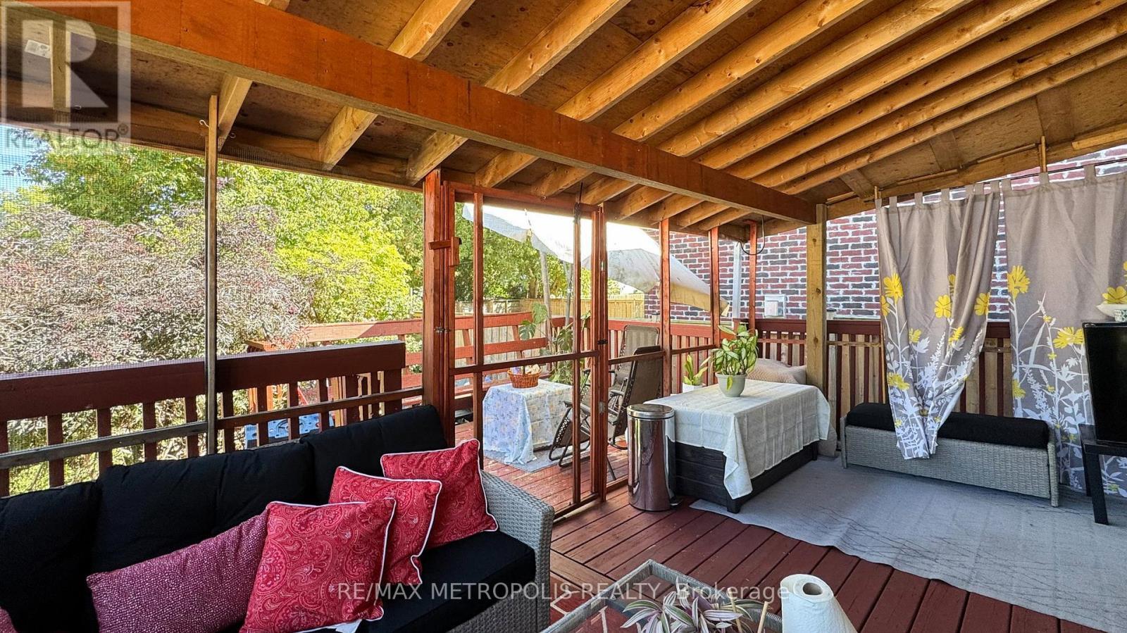 291 Kennedy Road E, Toronto, ON -