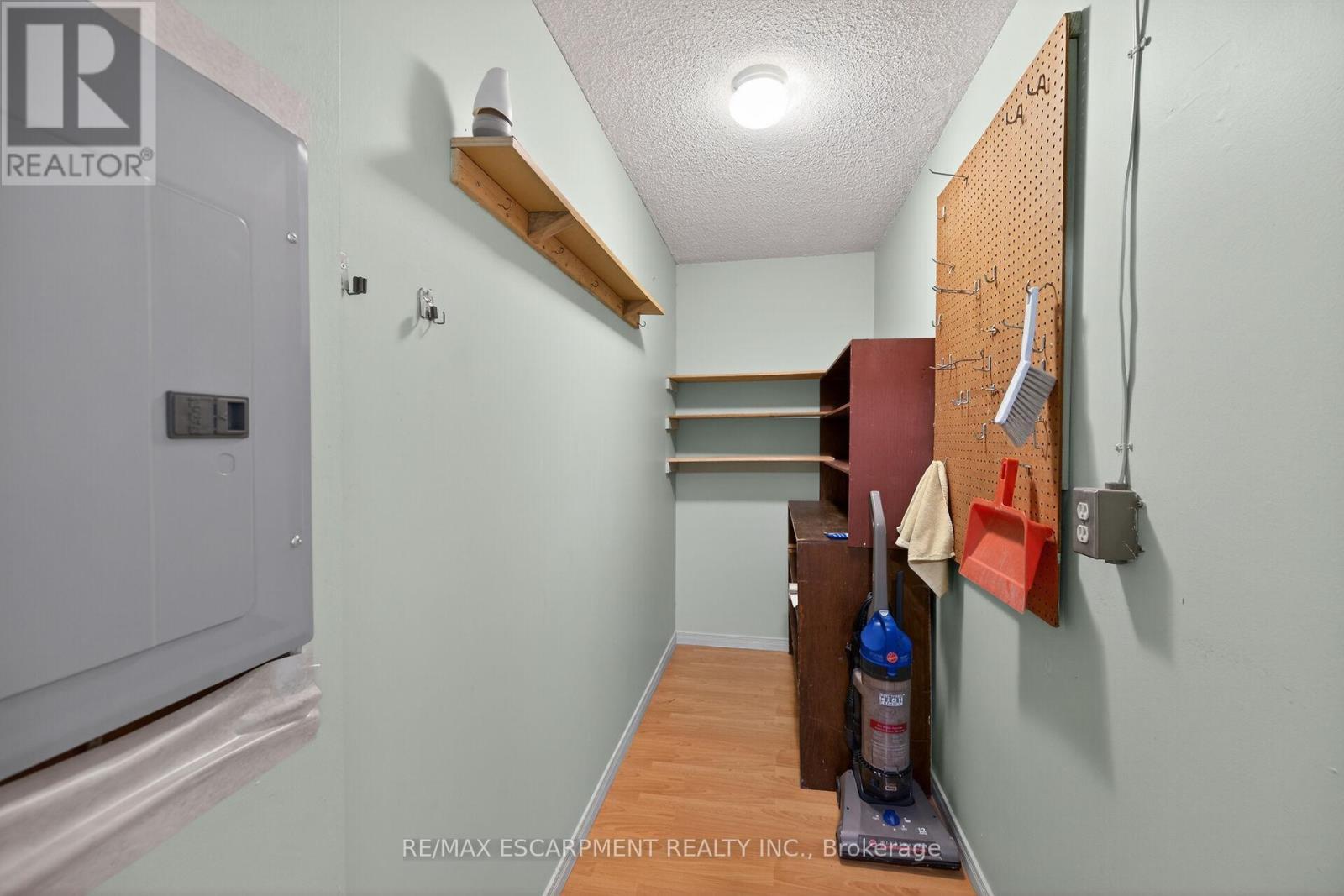 101 - 700 Dynes Road, Burlington, ON - Indoor Photo Showing Other Room