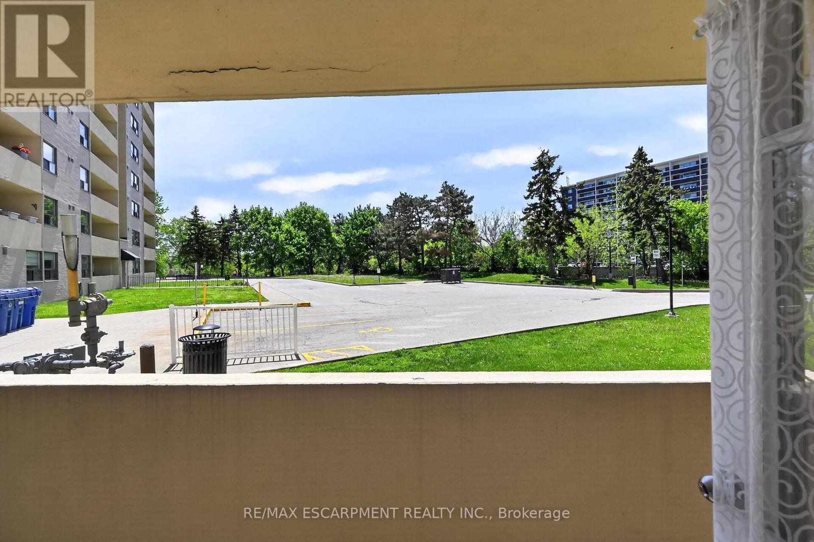 101 - 700 Dynes Road, Burlington, ON -