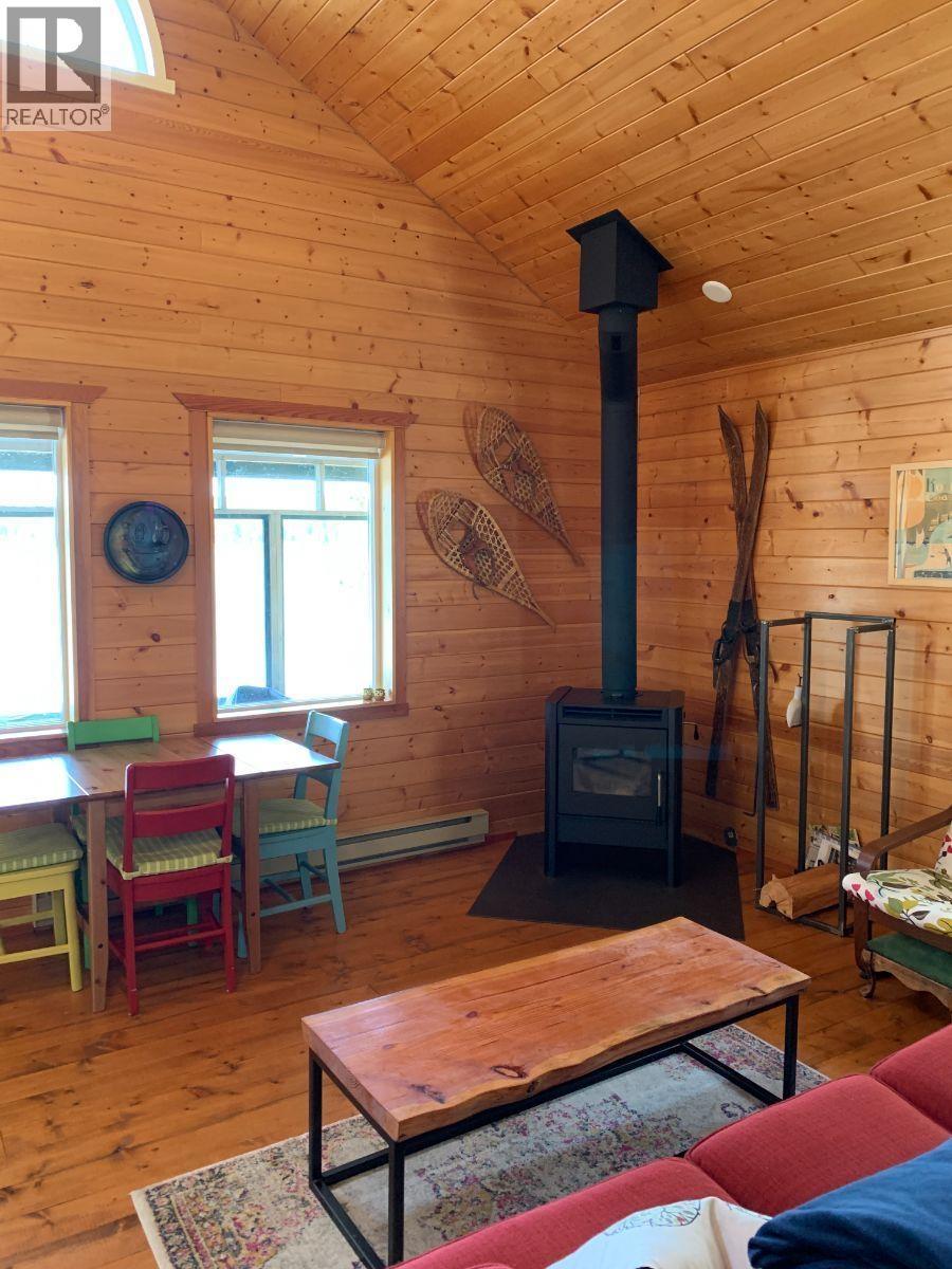 6199 Bremner Road, Williams Lake, BC - Indoor Photo Showing Living Room With Fireplace