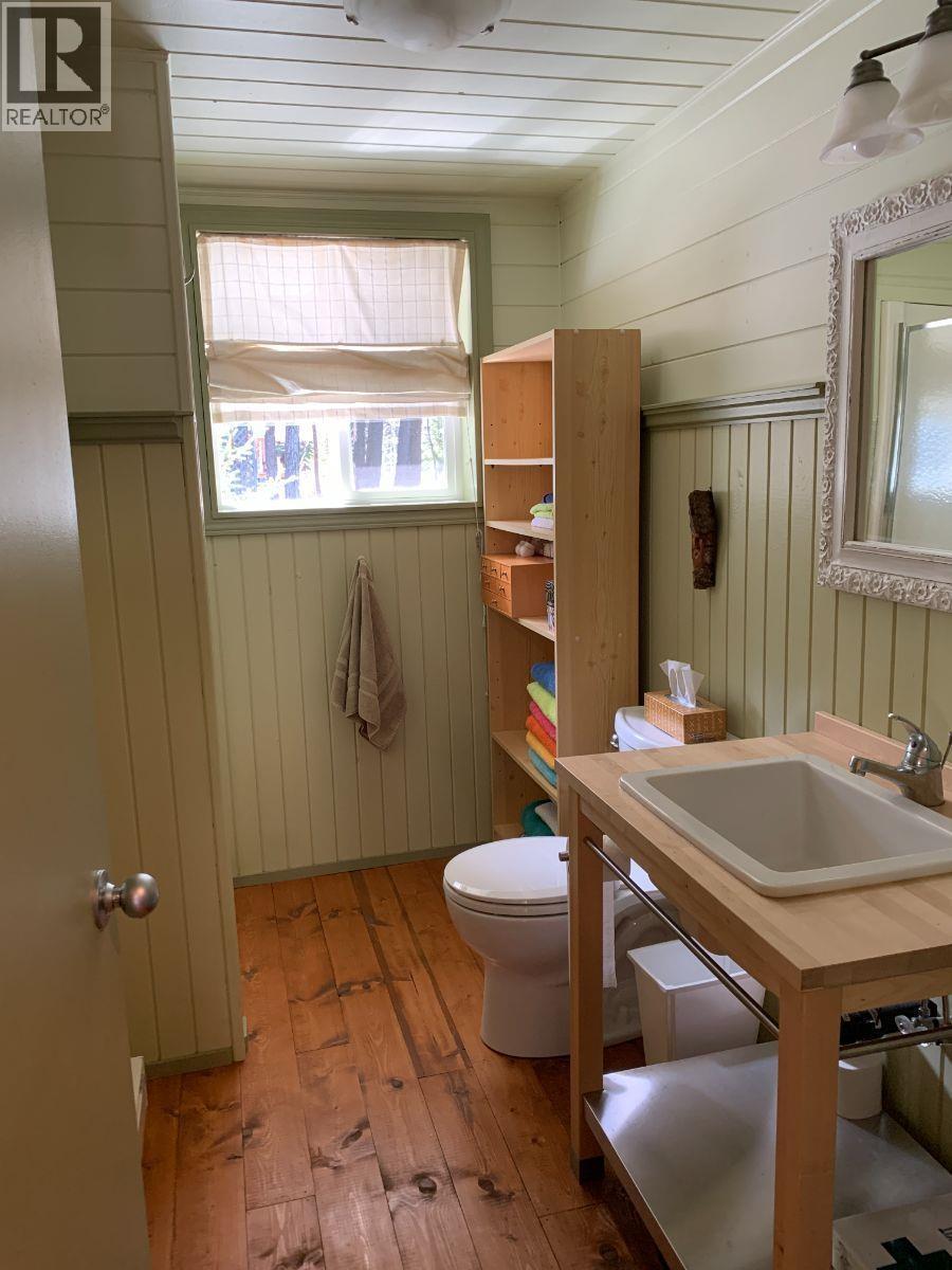 6199 Bremner Road, Williams Lake, BC - Indoor Photo Showing Bathroom