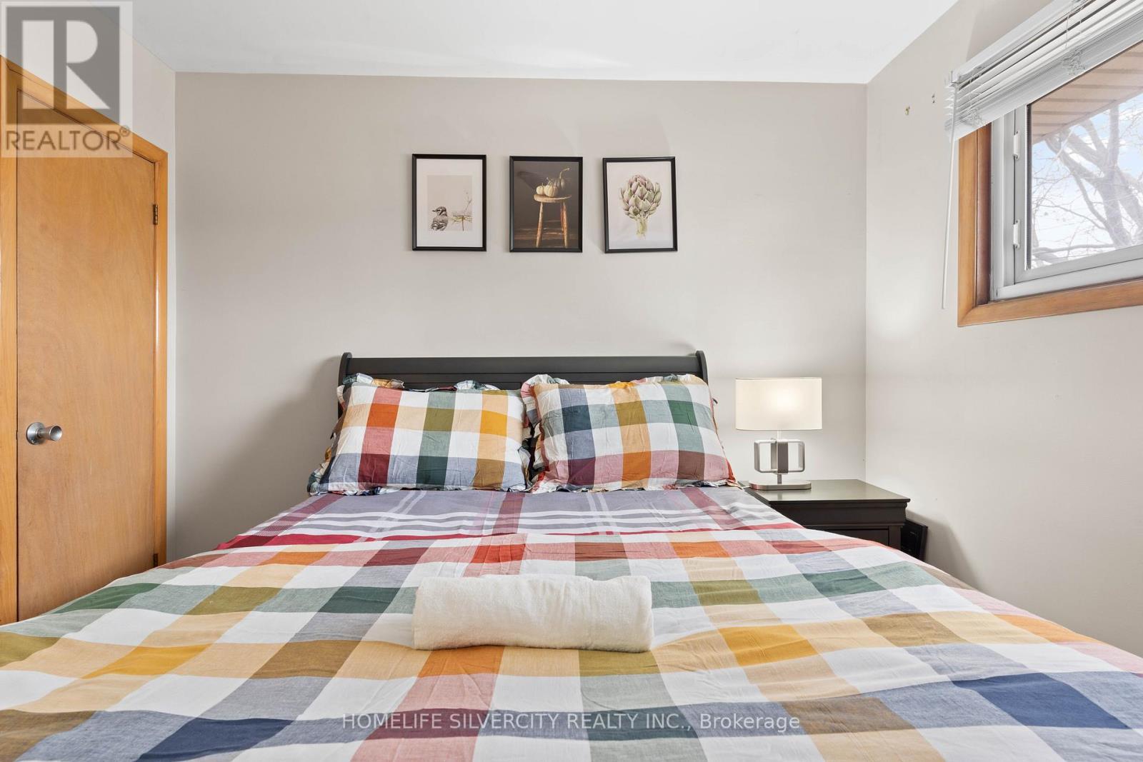 298 Barton Street, Hamilton, ON - Indoor Photo Showing Bedroom