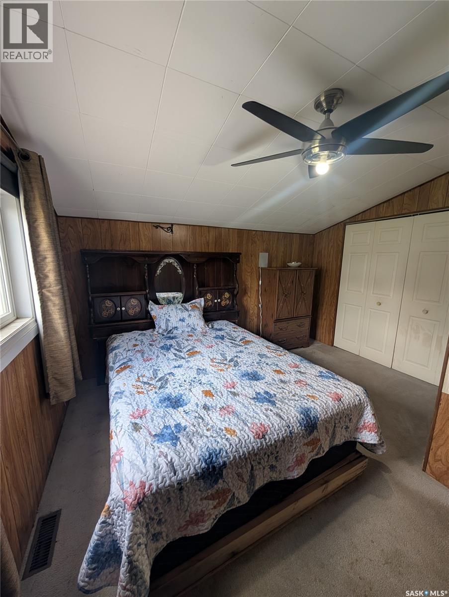 1105 9Th Street, Perdue, SK - Indoor Photo Showing Bedroom