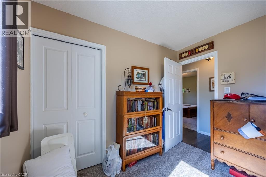 307 Orkney Street W, Caledonia, ON - Indoor Photo Showing Bedroom