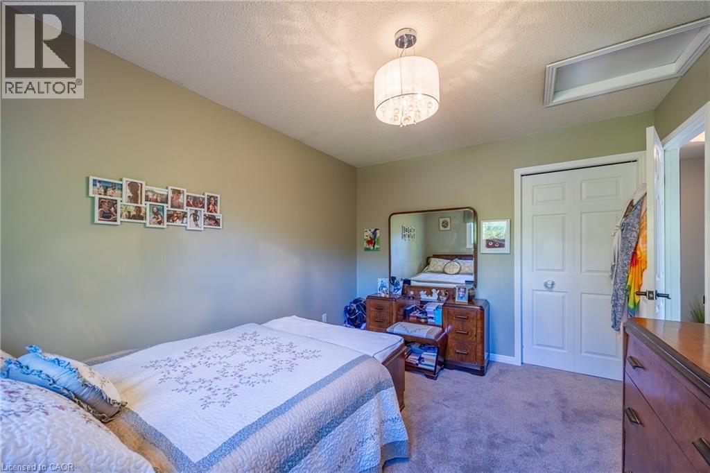 307 Orkney Street W, Caledonia, ON - Indoor Photo Showing Bedroom