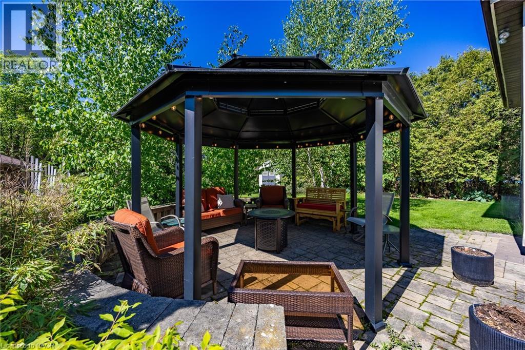 307 Orkney Street W, Caledonia, ON - Outdoor