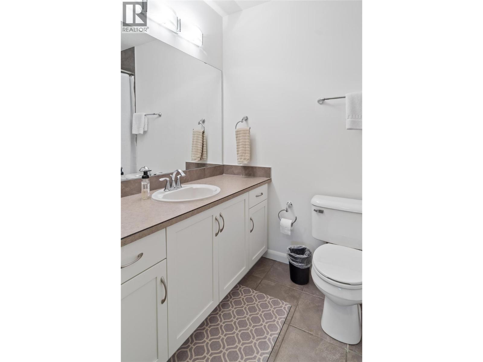 654 Cook Road Unit# 142, Kelowna, BC - Indoor Photo Showing Bathroom