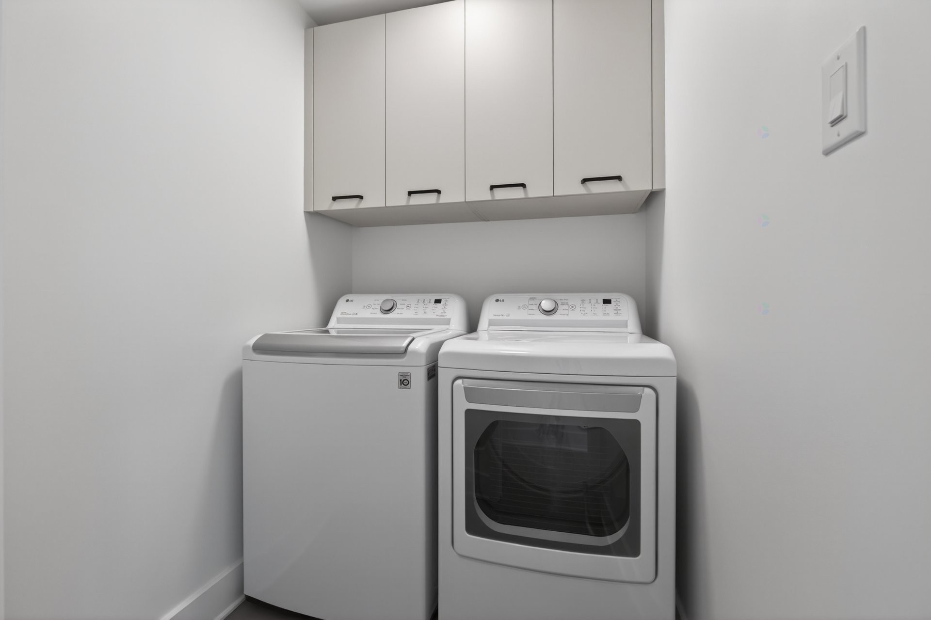 Laundry - 3 Rue Thomas-Dennis, Notre-Dame-De-L'Île-Perrot, QC - Indoor Photo Showing Laundry Room