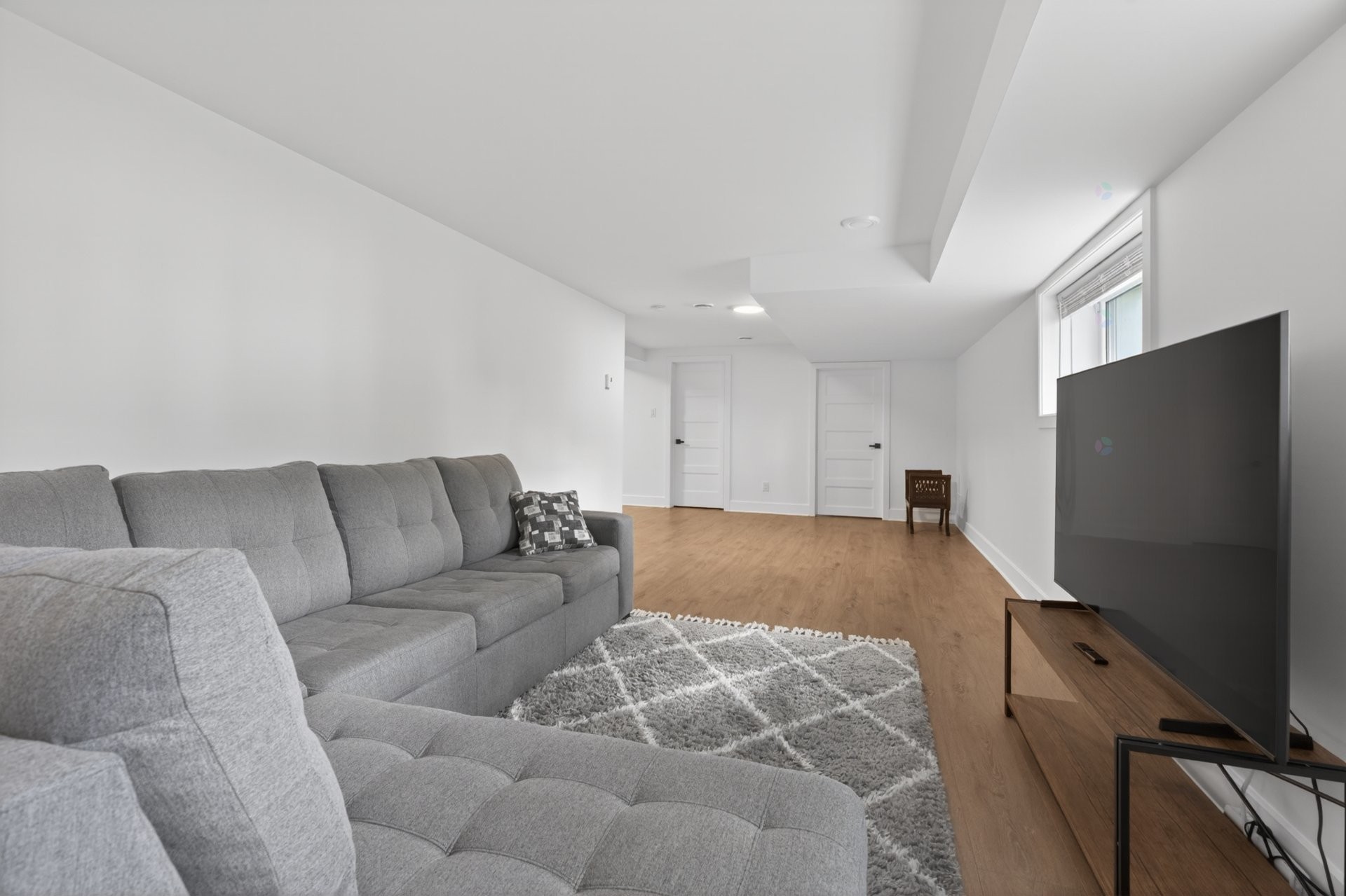 Family Room - 3 Rue Thomas-Dennis, Notre-Dame-De-L'Île-Perrot, QC - Indoor Photo Showing Living Room