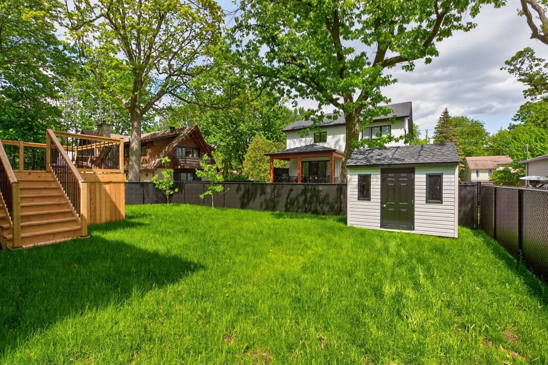 Courtyard - 3 Rue Thomas-Dennis, Notre-Dame-De-L'Île-Perrot, QC - Outdoor