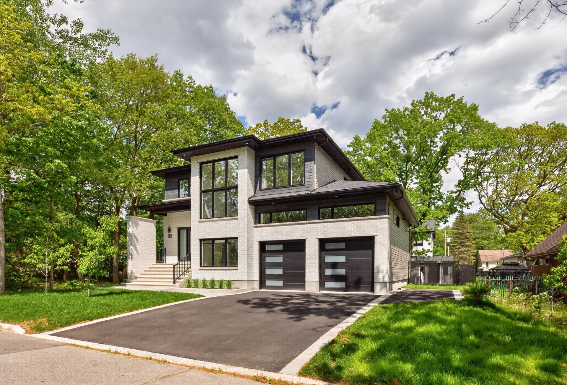 Front of Structure - 3 Rue Thomas-Dennis, Notre-Dame-De-L'Île-Perrot, QC - Outdoor