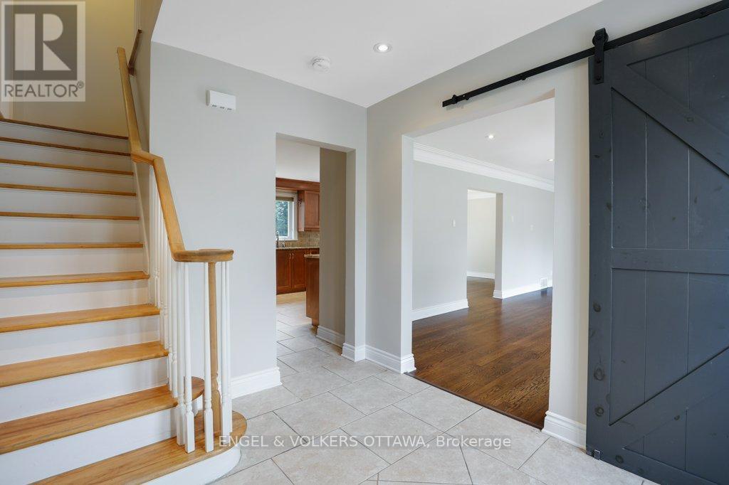 23 Biscayne Crescent, Ottawa, ON - Indoor Photo Showing Other Room