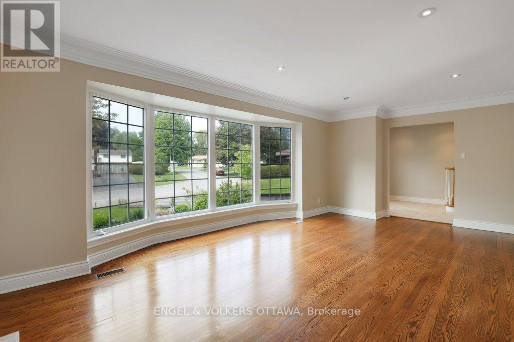 23 Biscayne Crescent, Ottawa, ON - Indoor Photo Showing Other Room