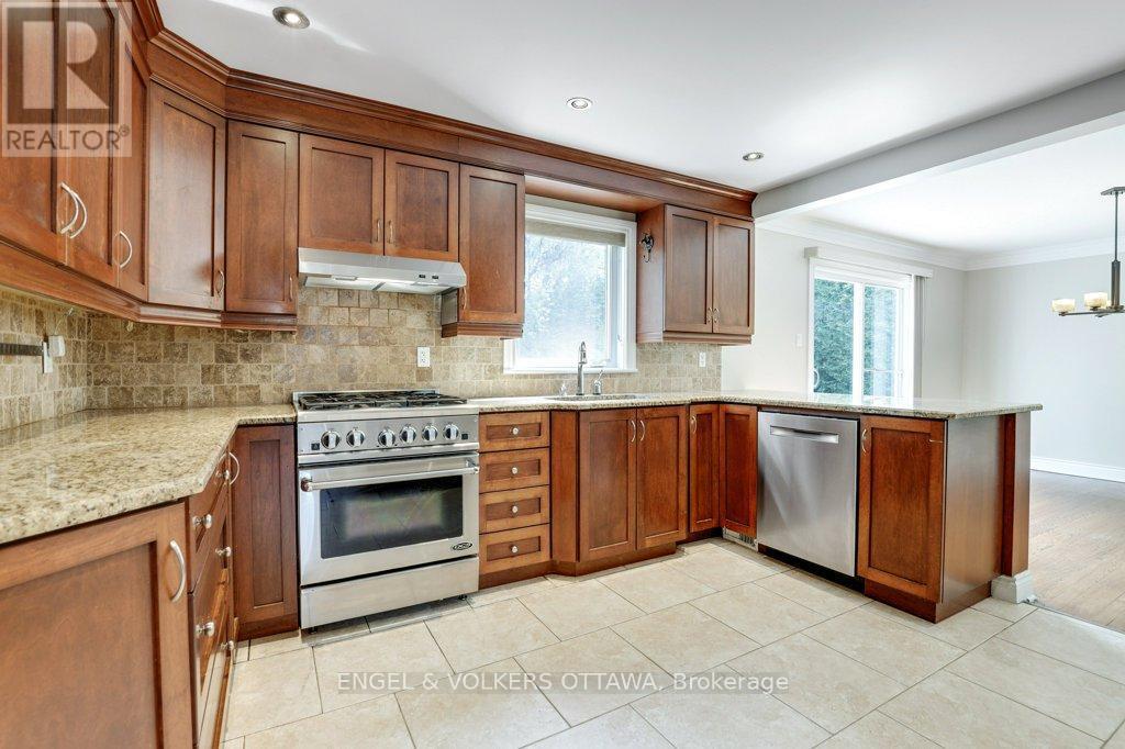 23 Biscayne Crescent, Ottawa, ON - Indoor Photo Showing Kitchen