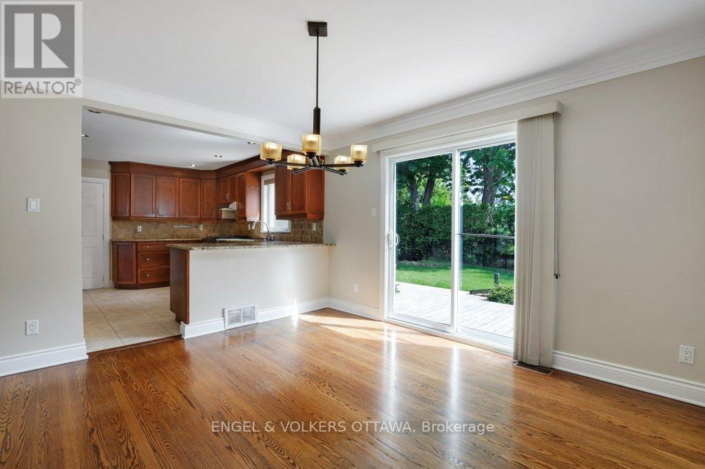 23 Biscayne Crescent, Ottawa, ON - Indoor Photo Showing Kitchen