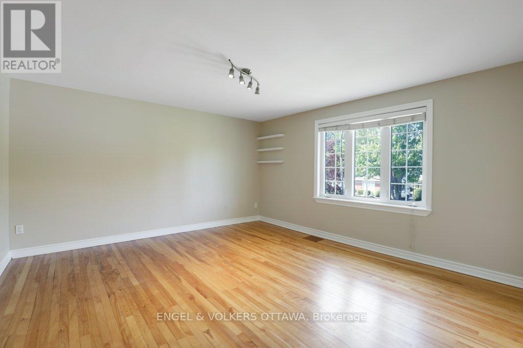 23 Biscayne Crescent, Ottawa, ON - Indoor Photo Showing Other Room