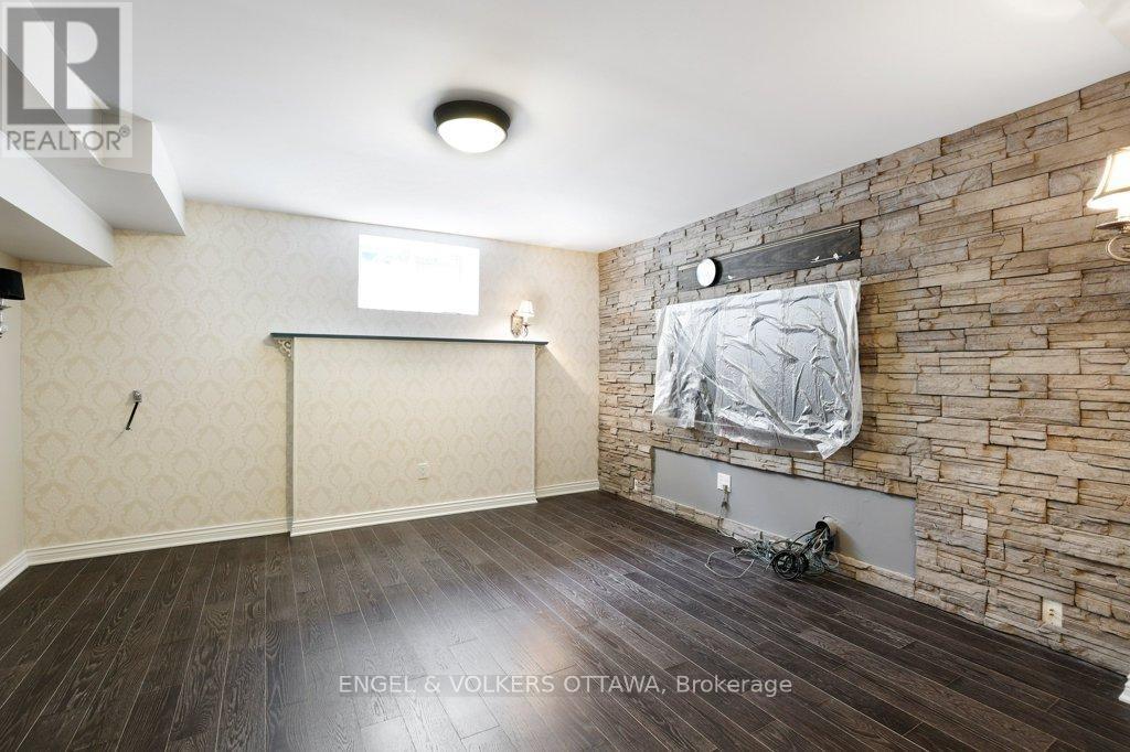 23 Biscayne Crescent, Ottawa, ON - Indoor Photo Showing Other Room