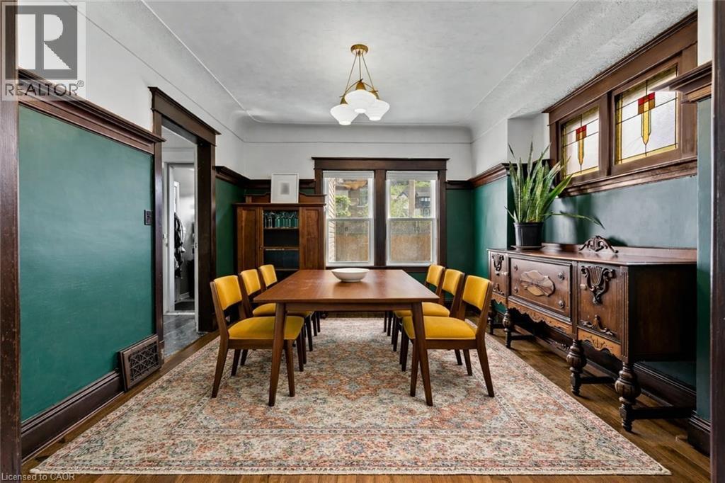 Virtual Staging - 260 Stinson Crescent, Hamilton, ON - Indoor Photo Showing Dining Room