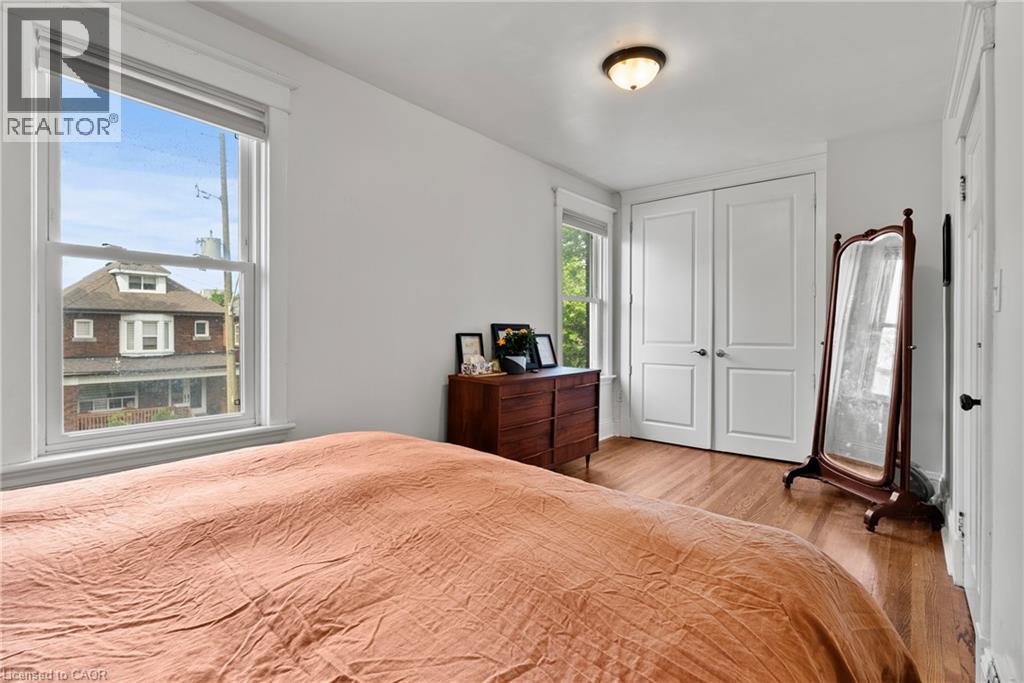 260 Stinson Crescent, Hamilton, ON - Indoor Photo Showing Bedroom
