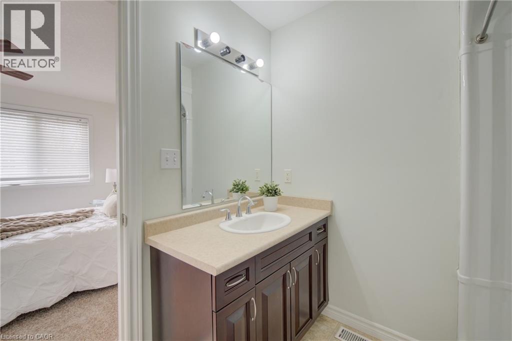 465 Colt Street, Waterloo, ON - Indoor Photo Showing Bathroom