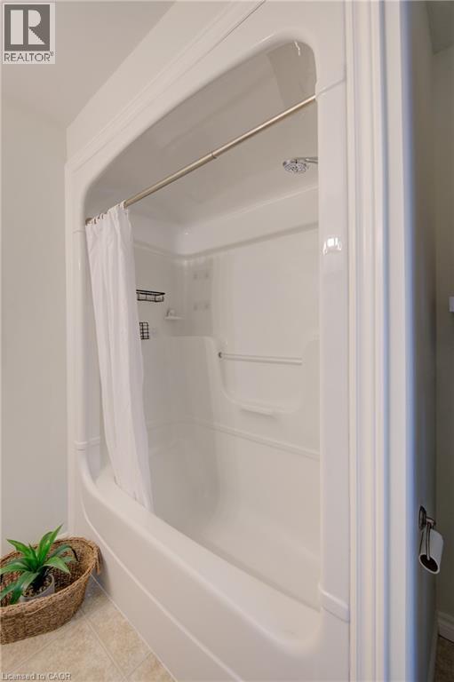 465 Colt Street, Waterloo, ON - Indoor Photo Showing Bathroom