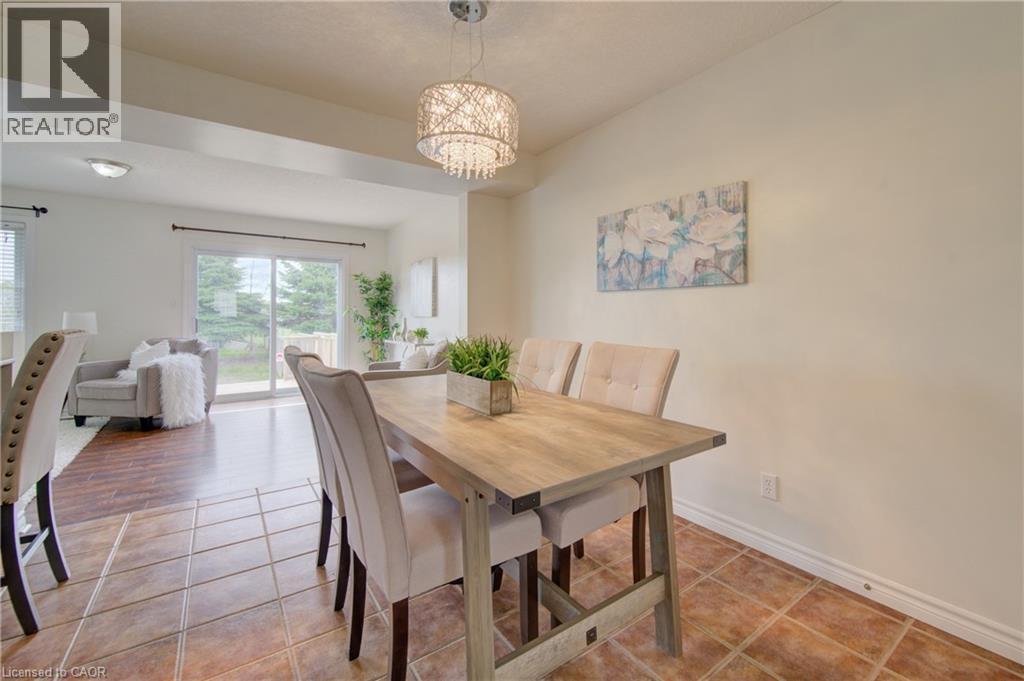 465 Colt Street, Waterloo, ON - Indoor Photo Showing Dining Room