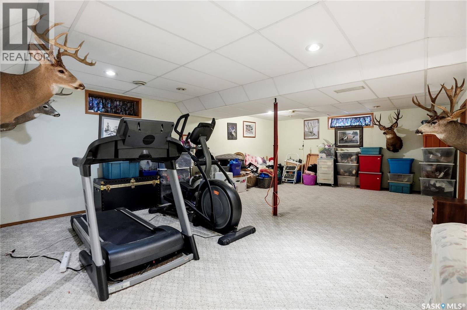 1204 Boehm Bay N, Regina, SK - Indoor Photo Showing Gym Room