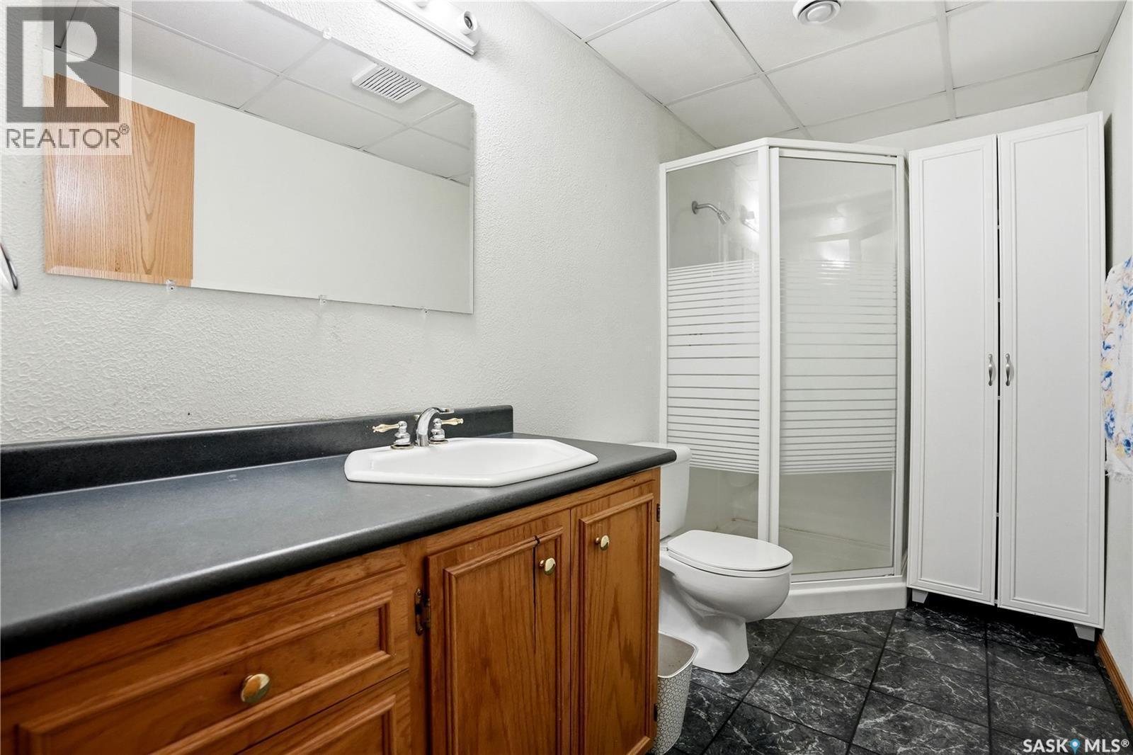 1204 Boehm Bay N, Regina, SK - Indoor Photo Showing Bathroom