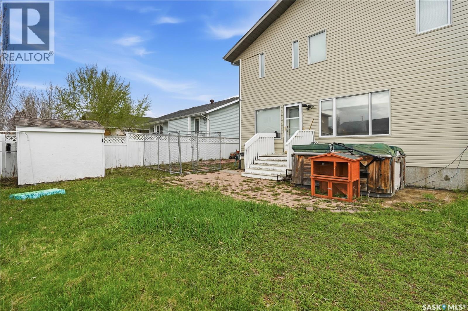 1204 Boehm Bay N, Regina, SK - Outdoor
