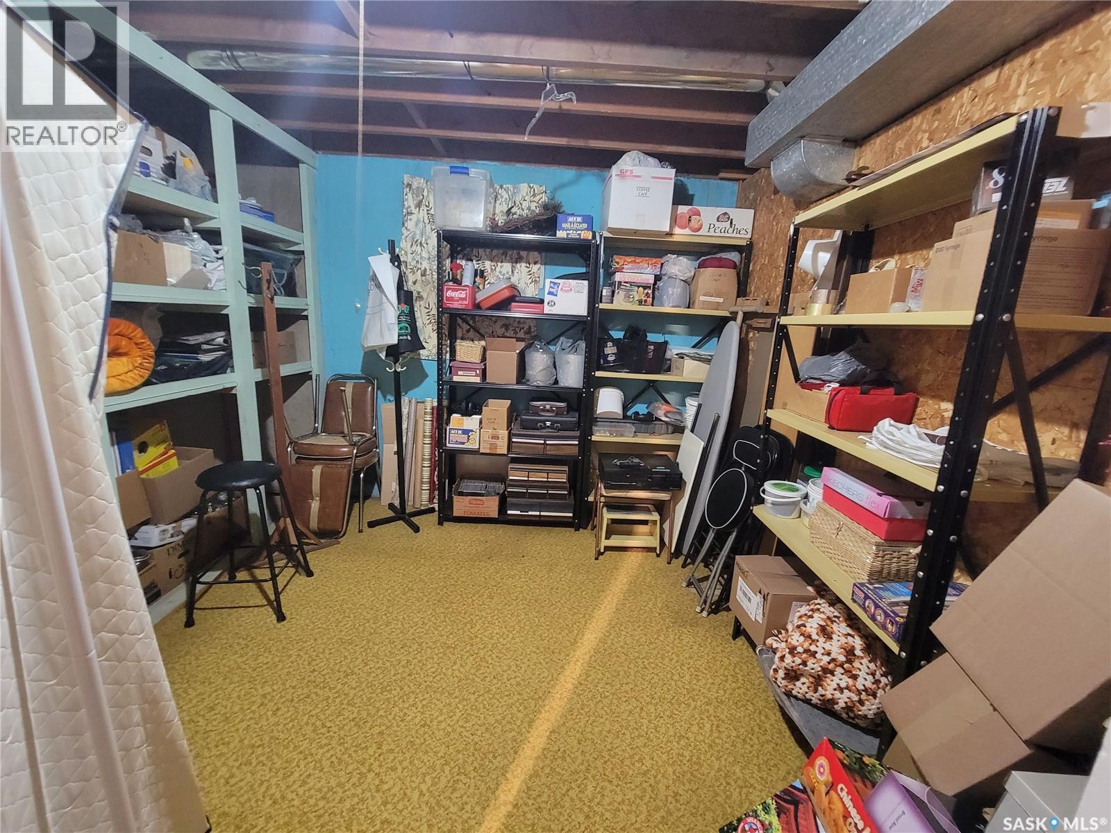 303 3 Street E, Wilkie, SK - Indoor
