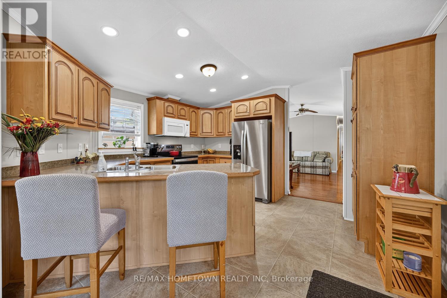 116 Hutt Road, Augusta, ON - Indoor Photo Showing Kitchen