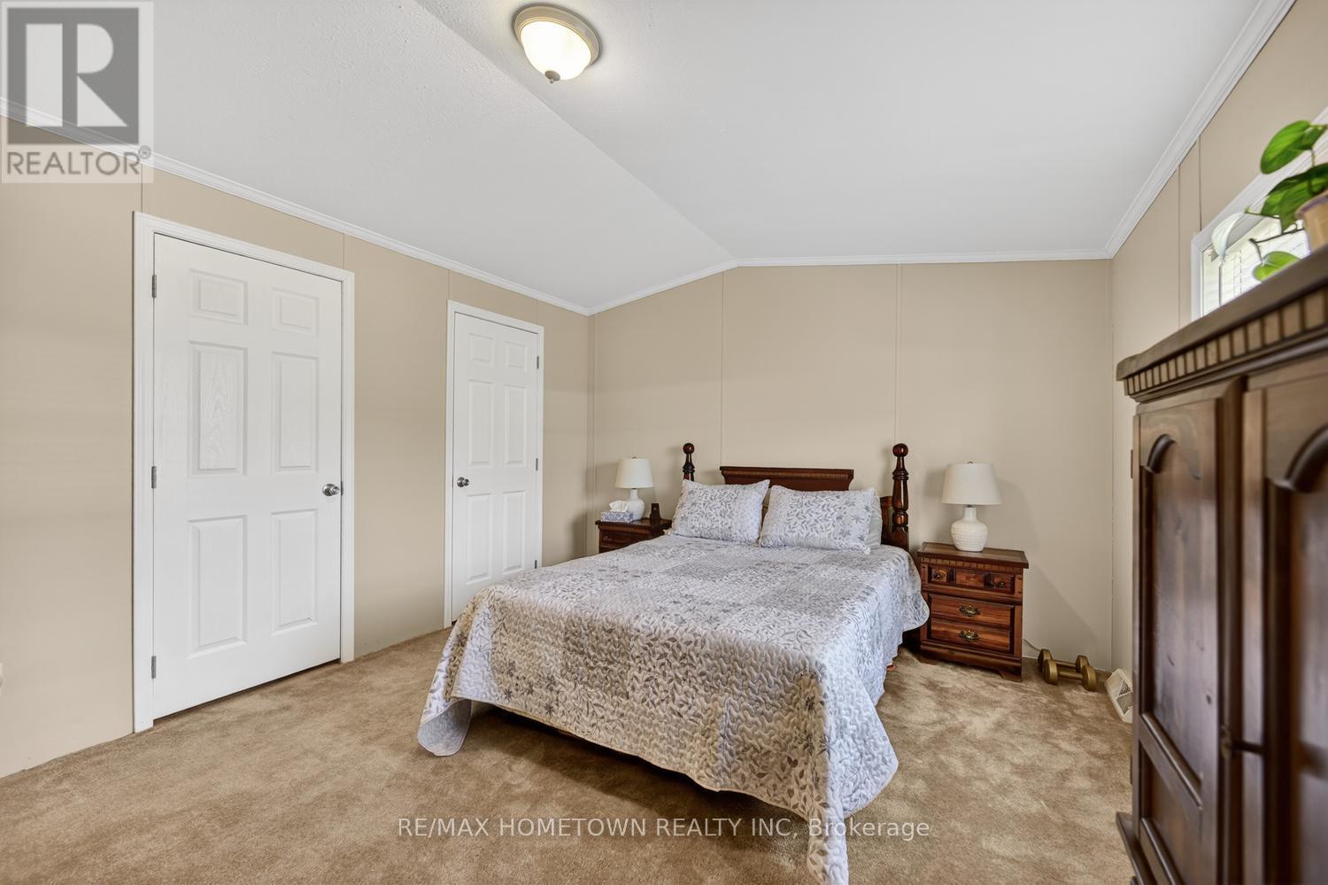 116 Hutt Road, Augusta, ON - Indoor Photo Showing Bedroom