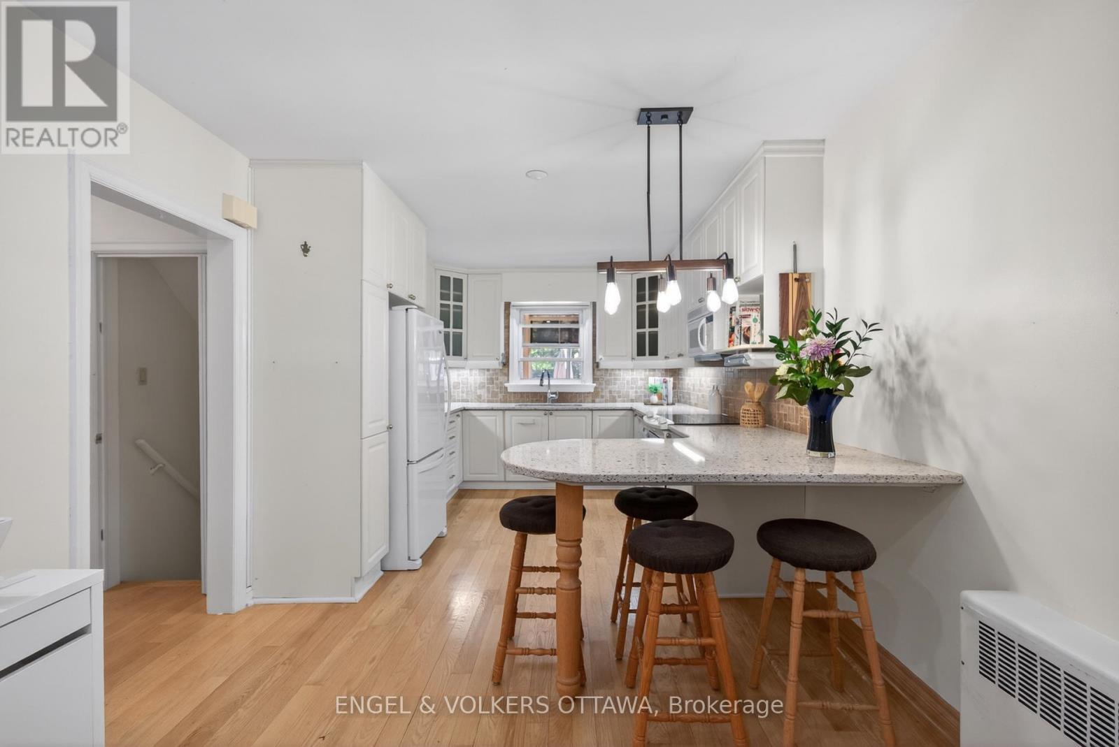 1396 Micmac Street, Ottawa, ON - Indoor Photo Showing Kitchen