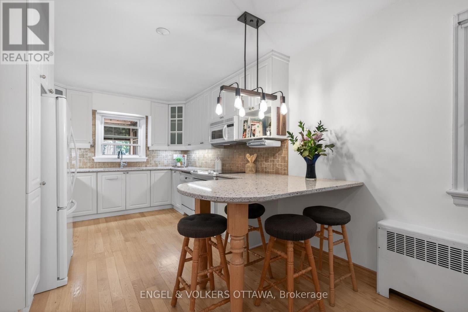 1396 Micmac Street, Ottawa, ON - Indoor Photo Showing Kitchen