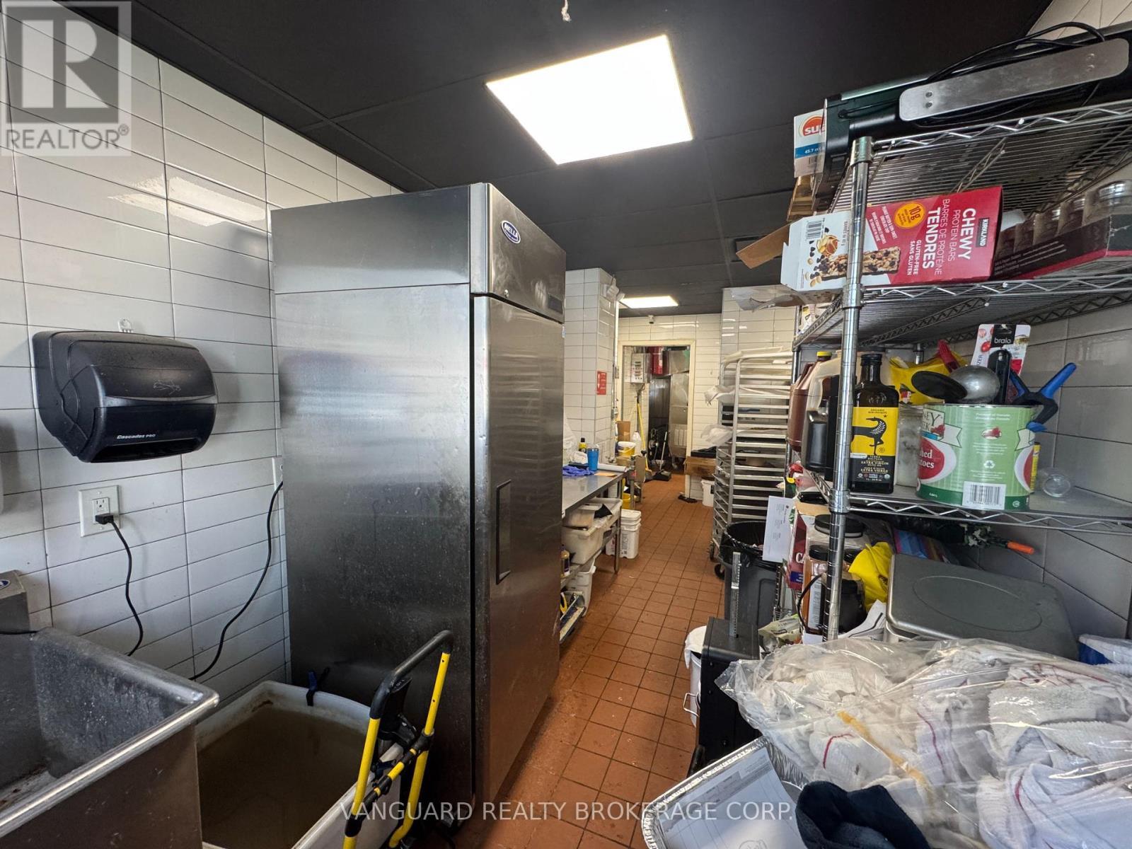 27 Dunlop Street W, Barrie, ON