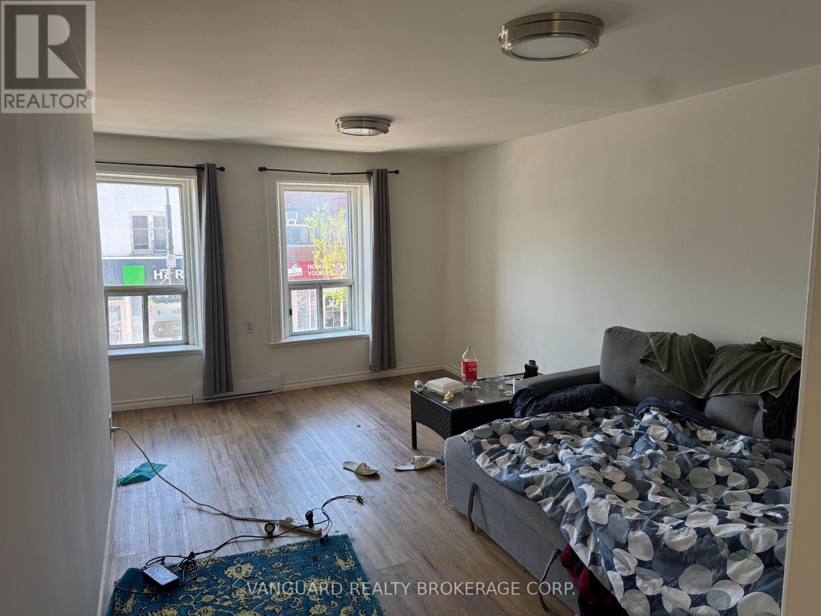 27 Dunlop Street W, Barrie, ON