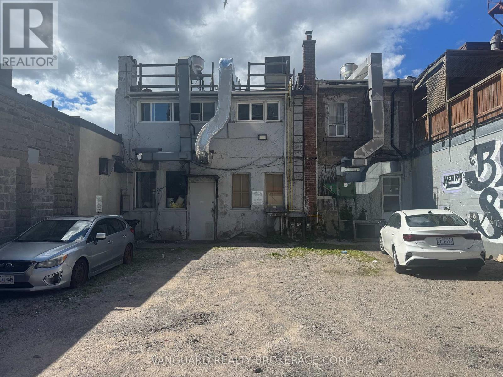 27 Dunlop Street W, Barrie, ON
