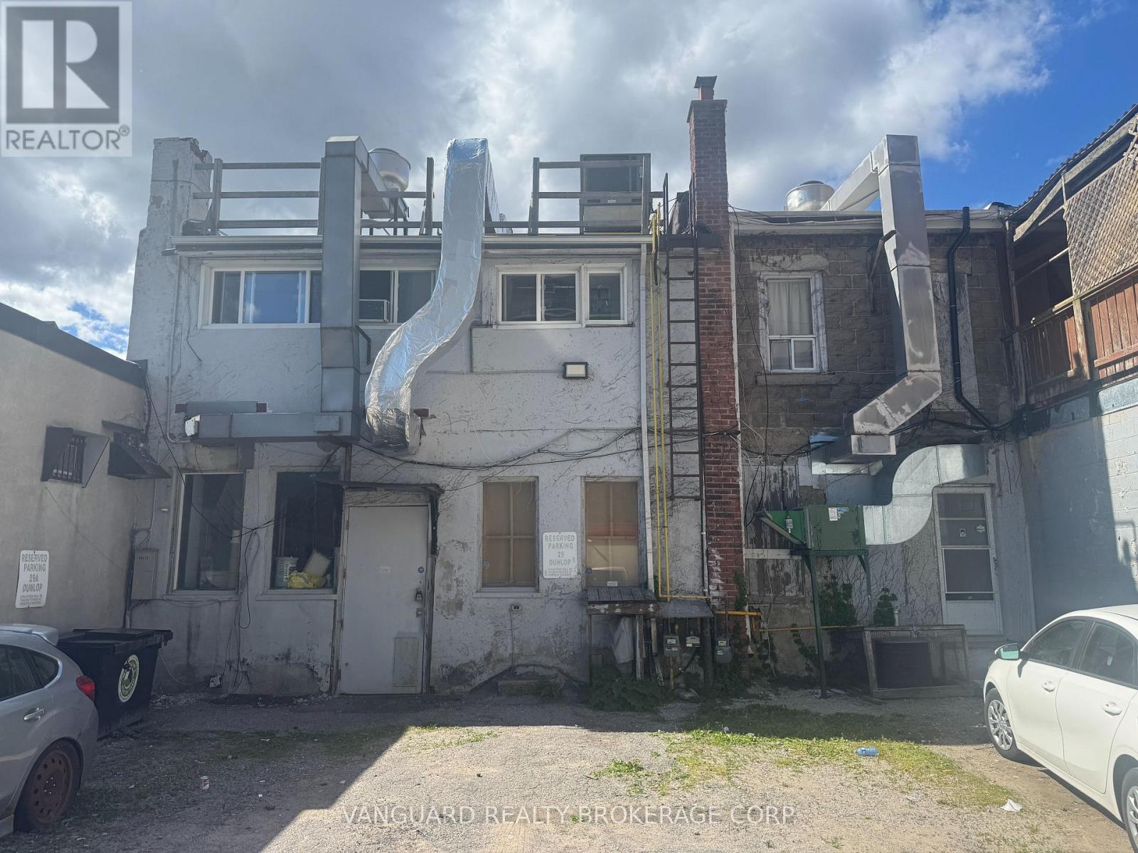 27 Dunlop Street W, Barrie, ON