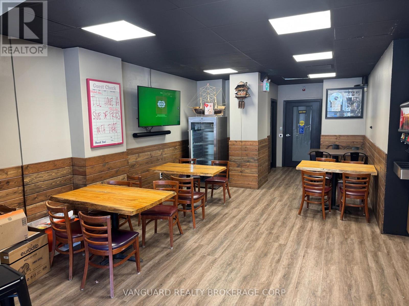27 Dunlop Street W, Barrie, ON