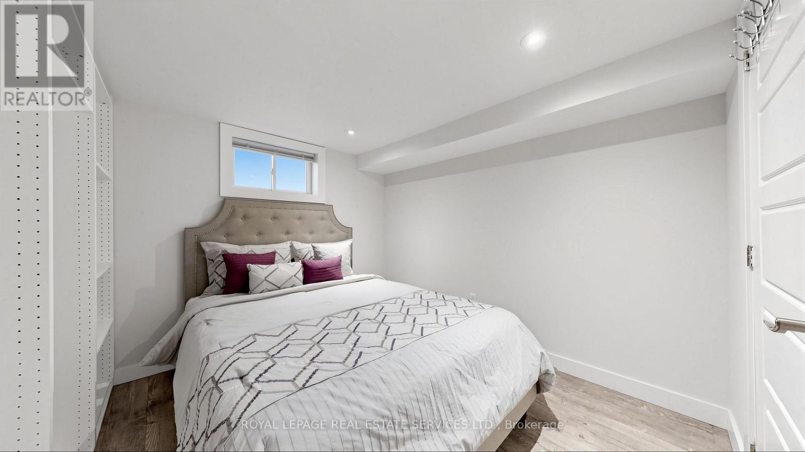 285 Bronte Road, Oakville, ON - Indoor Photo Showing Bedroom